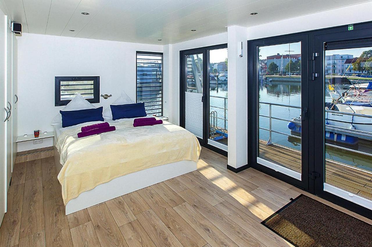 Hausboot Floating Houses Blue Active In Ribnitz-Damgarten Exteriér fotografie